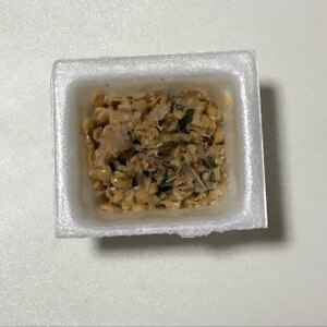 味噌味のおかかと小ねぎの納豆